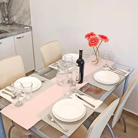 Two Sisters Apartament *