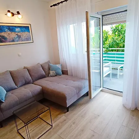 Two Sisters * Trogir