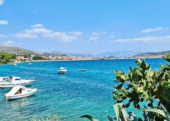 Two Sisters * Trogir