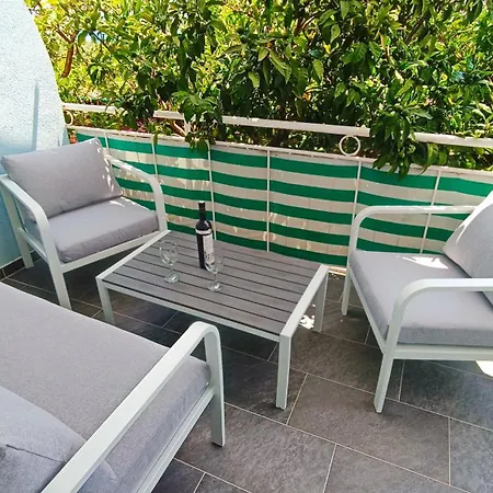 Two Sisters * Τρογκίρ